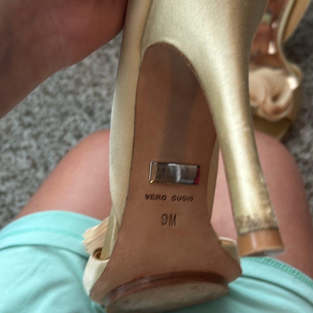 Like New Badgley Mischka Wedding 4” Stiletto - Picture 5 of 6